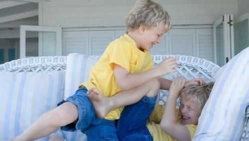 打架|你真的以为小孩打架是闹着玩吗？知道真相的父母不再敢忽视了