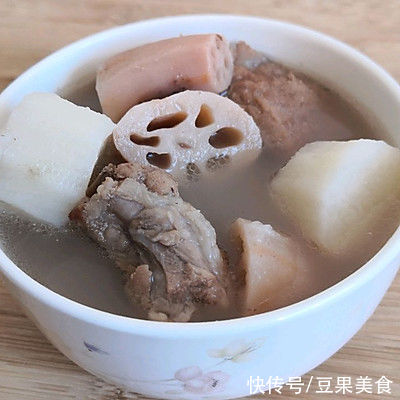吃对莲藕山药炖脊骨，每一口都是极致享受