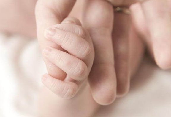 手指甲|“新生儿”多久可以剪手指甲？这段时间不能剪，宝妈们做对了吗？