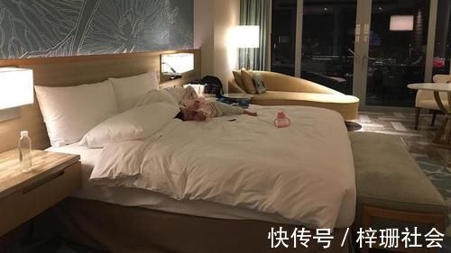 坏习惯|宝宝幼儿园遭人嫌弃,竟是因为口臭问题,取出这样东西后妈妈吐了