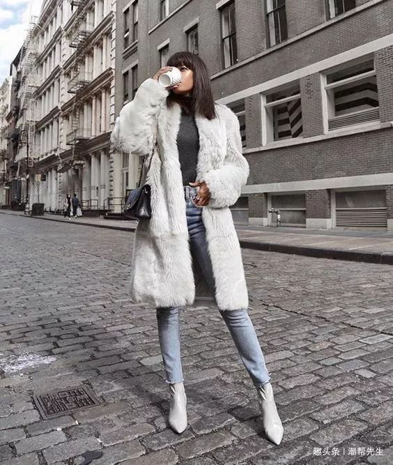 阔腿裤 马丁靴不受宠了，今年流行“牛奶靴”，配大衣、阔腿裤时髦又百搭
