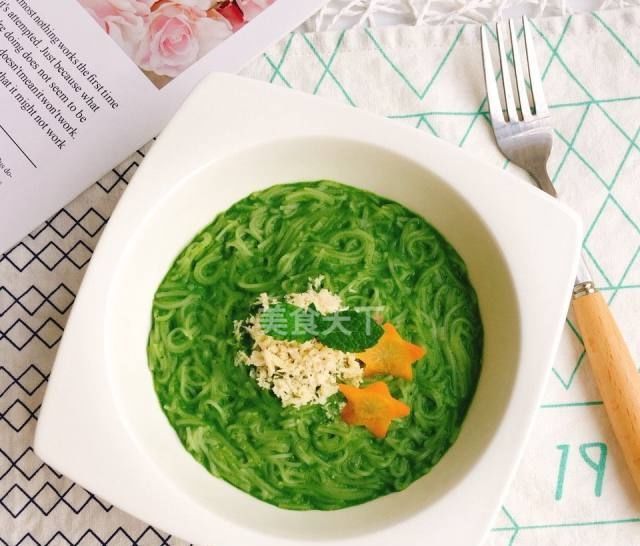 营养|菠菜浓汤面,补充氨基酸,能提高宝宝免疫力,营养更均衡