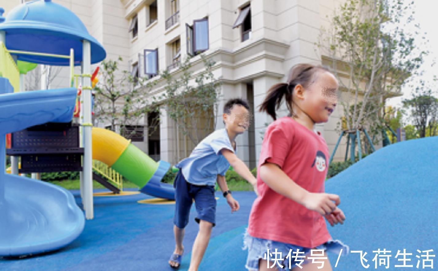 画画|“舞蹈老师”在孩子手背上画画,女儿还乐在其中,爸爸却马上报警