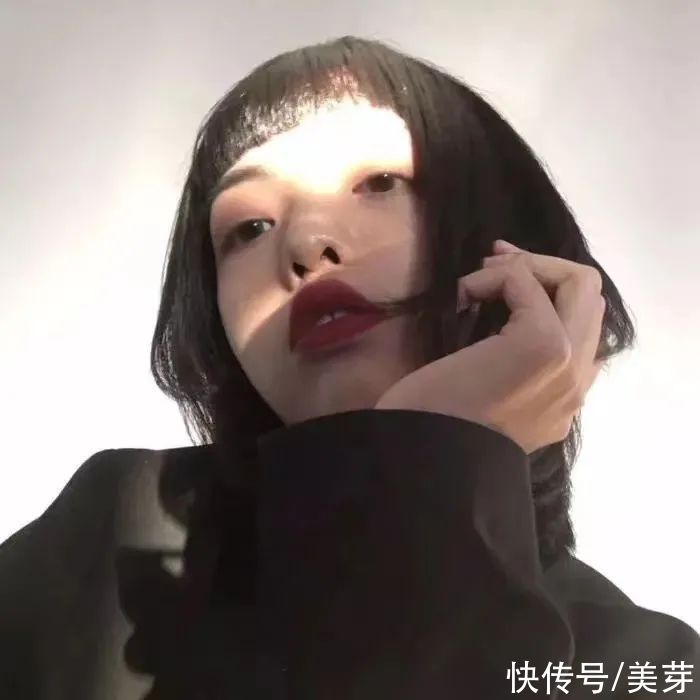 今年的七月是夏日迟迟 树影流动|今日头像 | 树影