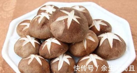 癌症|若是诊断出癌症早期,营养专家常吃3样东西,癌细胞渐渐远离你!