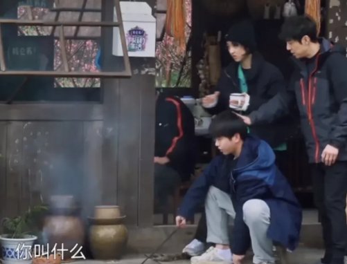 黄磊、何炅一起做节目，观众很享受！俩人的情商可谓不相上下