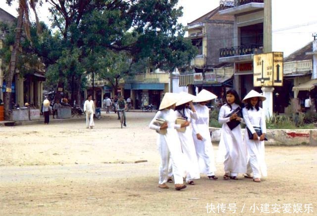 年代|老照片：这是60年代的越南芽庄，那时的这里也很美