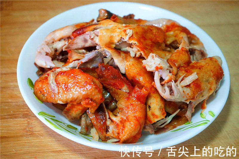 三黄鸡|电饭煲蒸鸡，顺滑可口，醇香脱骨，比烤鸡更香，上桌就被抢光