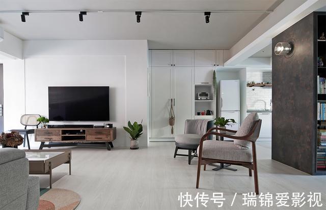 过道|35岁姑娘家中的精致场面:110㎡一个人住,全屋温馨又高级