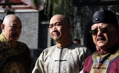 算命|乾隆出门算命,算完后笑着离开,刚走200米突然变脸:杀了他