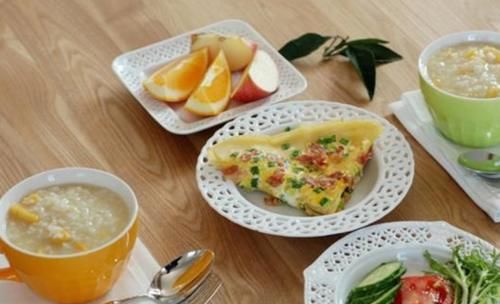 小拌菜|“高血压”越来越多，医生忠告：高血压这样吃早餐，健康又养生