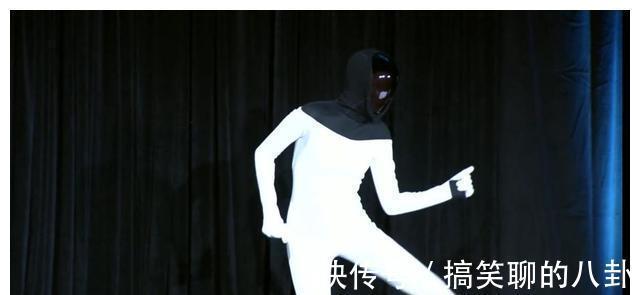 特斯拉人形AI遭美媒嘲讽:典型“马式吹牛”,精彩而愚蠢的闹剧