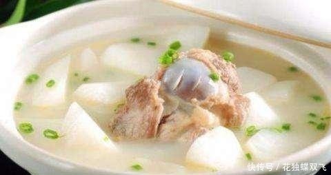 腥味|熬骨汤，别把“水”用错了，不然骨头汤不好喝，不仅浑浊还有腥味