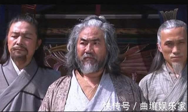 耶律渊如@《倚天屠龙记》中有失误写完后,金庸才发现这乞丐是多余的