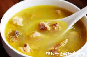 焯水|清炖鸡汤,直接焯水就错了难怪腥气不好喝,大厨这样做才对