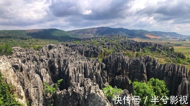 石林|云南有一景区，曾是《三国演义》的外景地，藏有罕见的卡斯特地貌