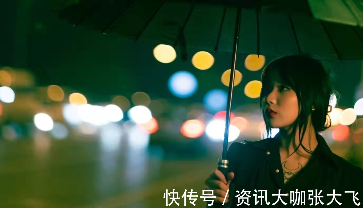 陌野#元旦吟怀·格律诗:虎临辞旧千家福,踏雪寻梅一点彤