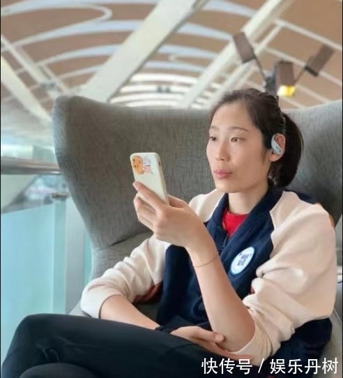 李童|引发热议!张常宁的亲哥、大帅哥张晨入选中国女排国家队教练组!