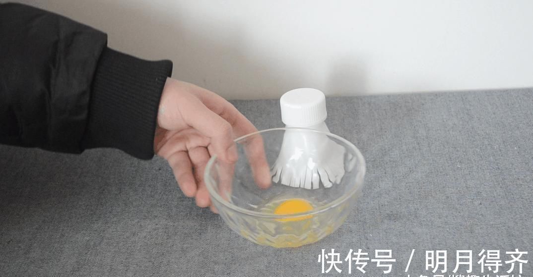 酸奶瓶子我再也不扔了, 这样改造放厨房太实用了, 家家户户都用得到