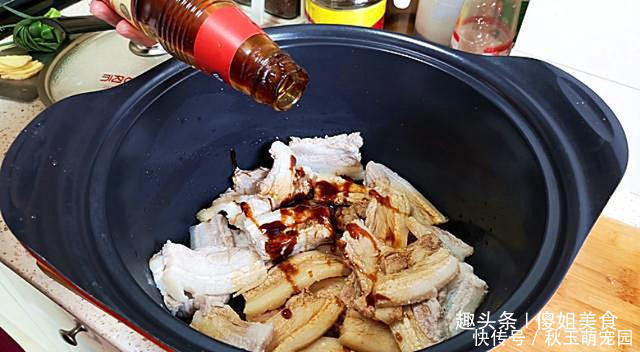 五花肉不要红烧了，教你懒人做法，不加油不用水，一次3斤不够吃