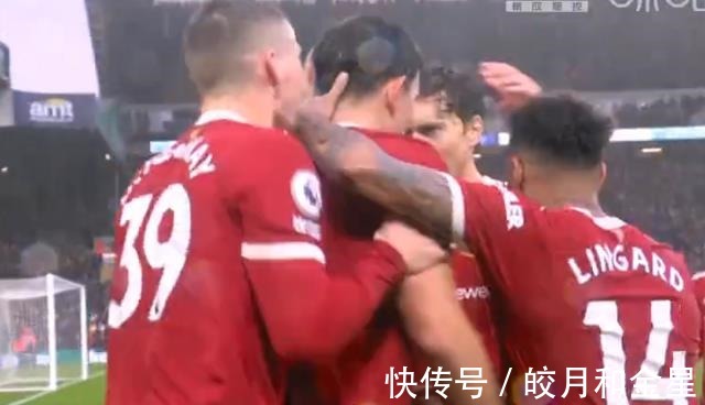 利兹联队|曼联4-2,客场带走3分,C罗哑火被提前换下下场不久后队友进球!