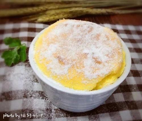 吃进嘴里像冰淇淋的蛋糕，细腻，入口即化