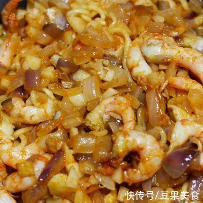 虾仁芝士焗面|#安佳马苏里拉芝士挑战赛#虾仁芝士焗面