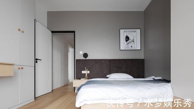 实用|越来越多人给客厅设计柜子,沙发离墙摆放后,真的超实用