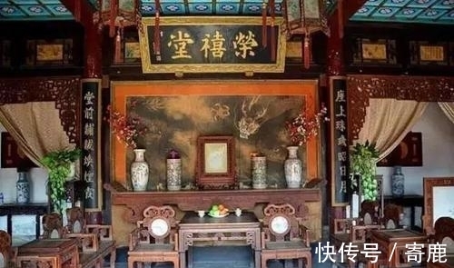 尊贵|红楼梦：侯门公府里，坐在椅子上和坐在炕上，哪一个尊贵、得宠？