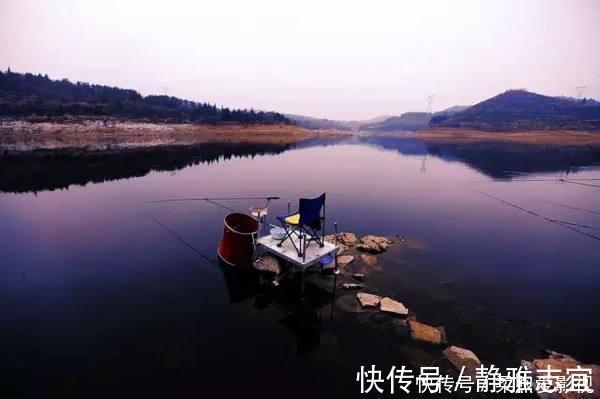 深秋季节转换,野钓鲫鱼钓深还是浅,钓近还是远?四个因素很关键