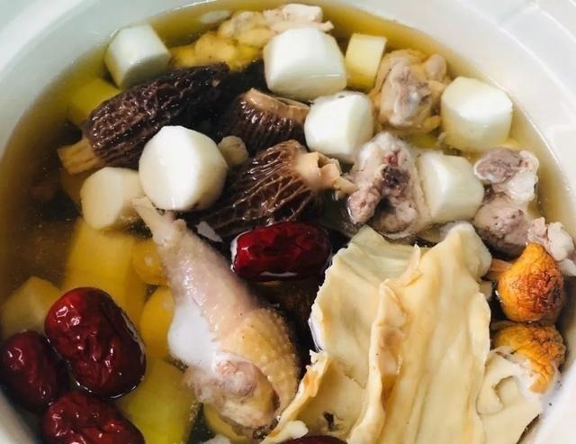 坐月子|她五年内剖腹产4次,还学外国人不坐月子,如今现状怎样了