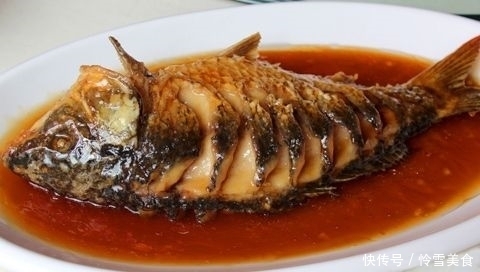  不管煎什么鱼，在入锅前多做一步，鱼不破皮不粘锅，色香味俱全！