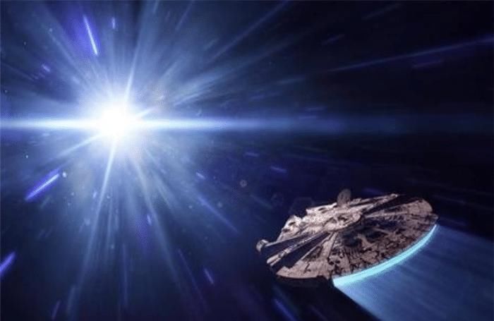 相对论 如果飞船达到光速行驶,撞上一粒沙子,或许飞船会瞬间报废