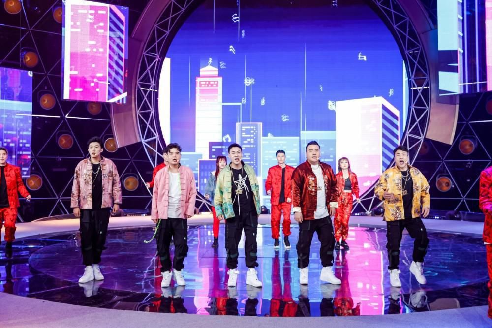 嘻哈包袱铺春节霸屏 央视等多台春晚无缝衔接