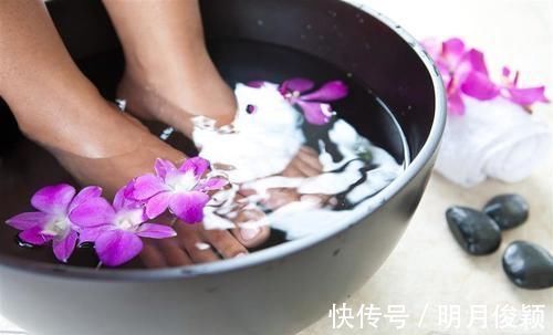 缺血|晚上泡脚,是养生还是“慢性自杀”?医生:5种人泡脚百害无一利