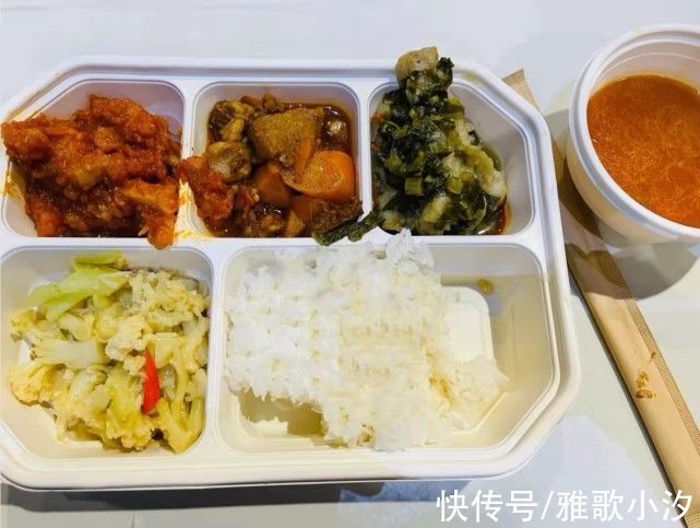 小蛋糕|北京冬奥志愿者晒“春节伙食”，堪比在家过年