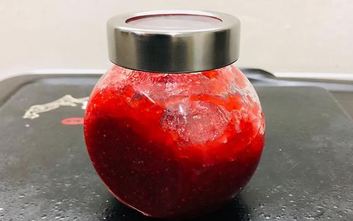 吃不完的草莓怎么办？教你做草莓酱，香甜可口，纯手工0添加