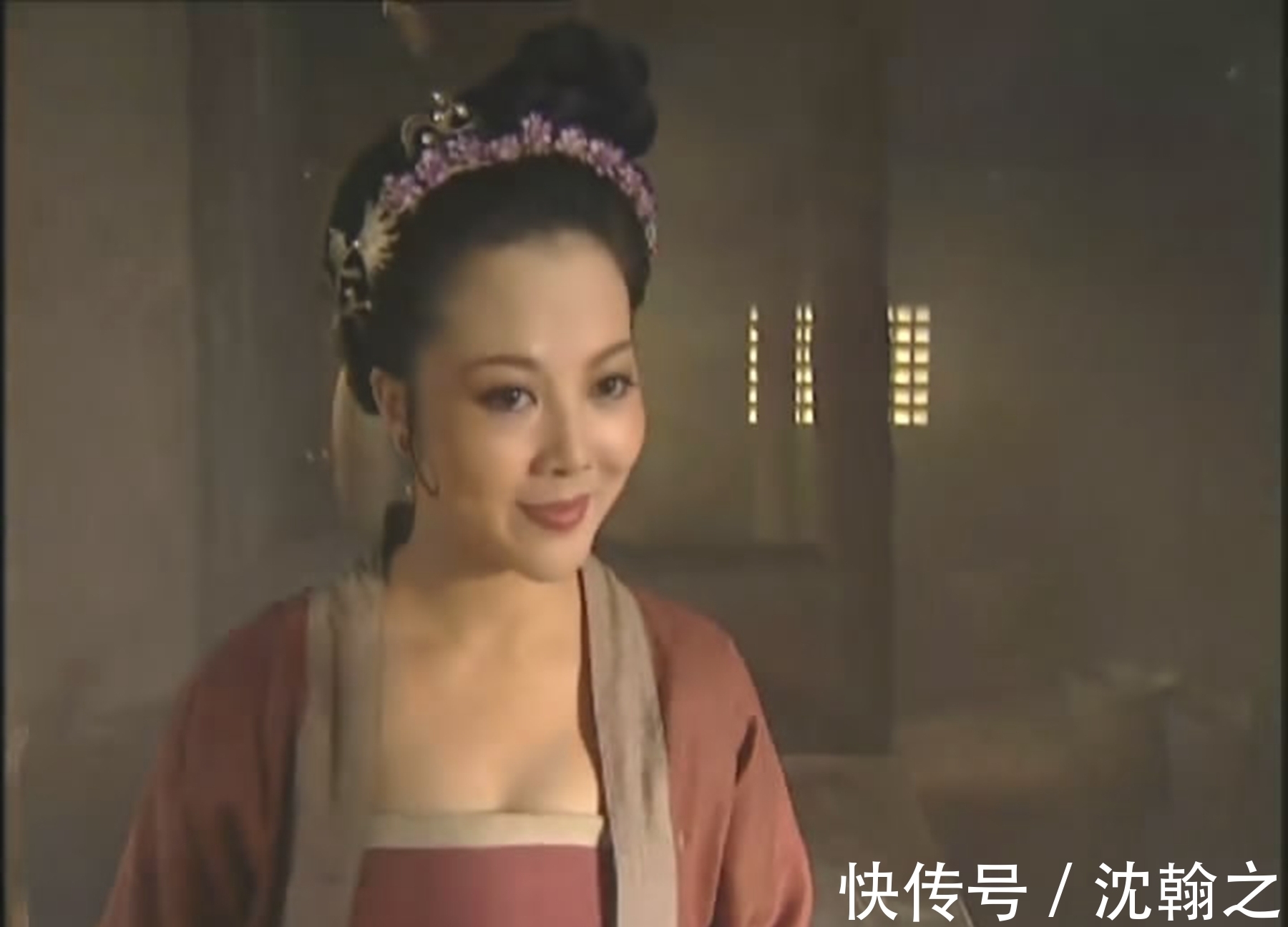 鲁智深@水浒传中,武松擒住孙二娘,并将她按倒在地,此时张青在干什么?