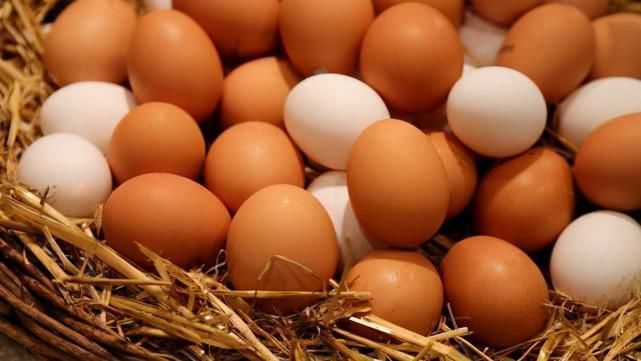 保存鸡蛋放冰箱是不对的，分享2个方法，3个月照样新鲜不变坏