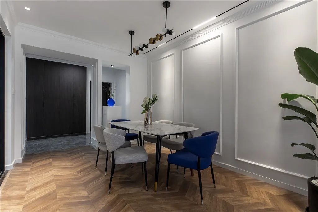 空间|130㎡现代简雅,极简无主灯的空间,简欧线条装饰,独特高级