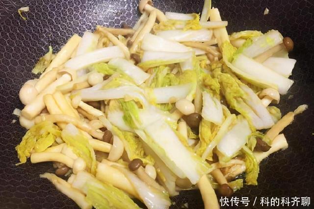可口|秋天吃白菜不如吃他,花4块钱就能炒一盘,鲜嫩可口,营养又美味