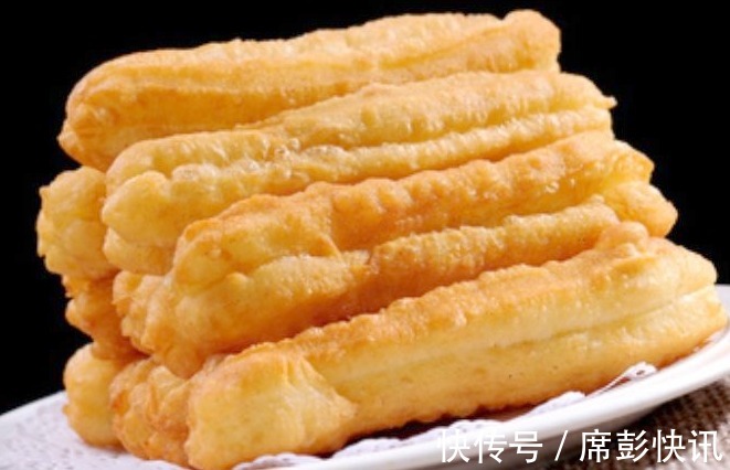 油条|原来油条这么简单,早起给家人炸一盘,外酥里嫩,个个空心