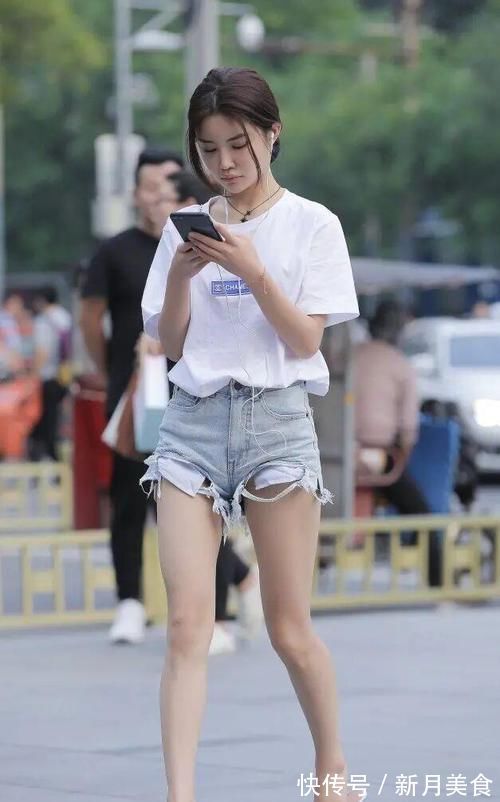 短裤 “短裤T恤”过时了?切忌以偏概全,换一种风格尽显女人味!