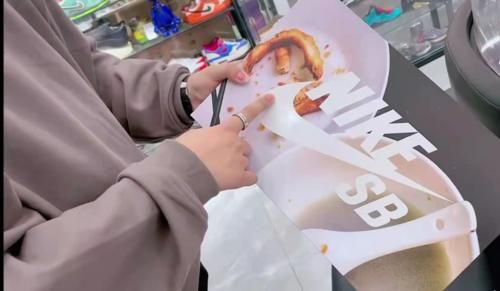 与中国六城小吃“联名”的它，鞋盒都卖到1万块，有人买了还不穿出去