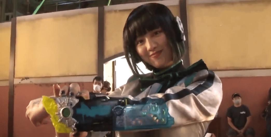 花絮|假面骑士零一外传花絮，或人现场教伊兹变身，伊兹瘦脸回归超可爱