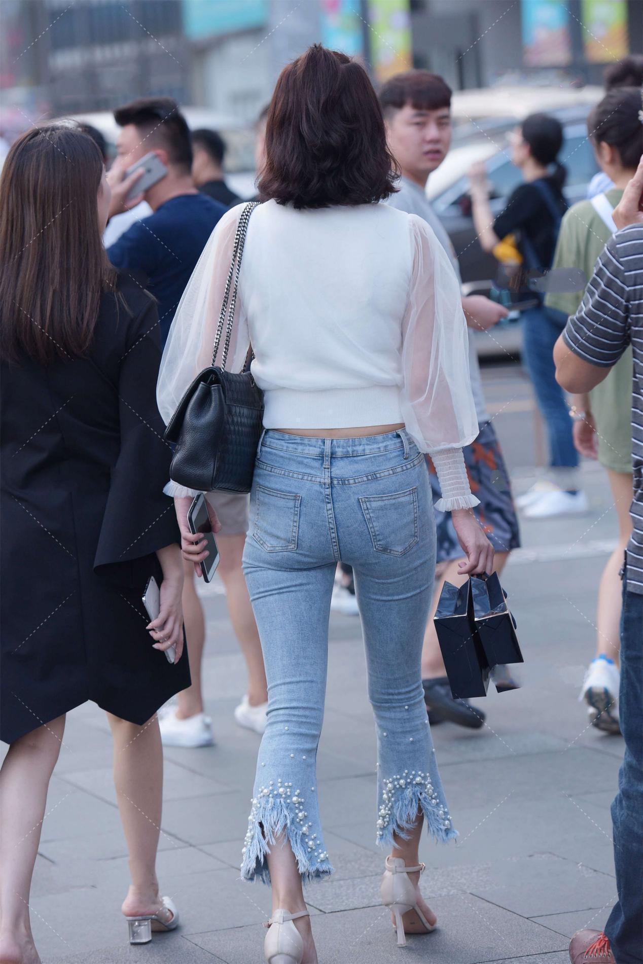 衣服|白色网纱衣服穿上很仙气, 搭配流苏设计的裤子, 看起来仙气飘飘