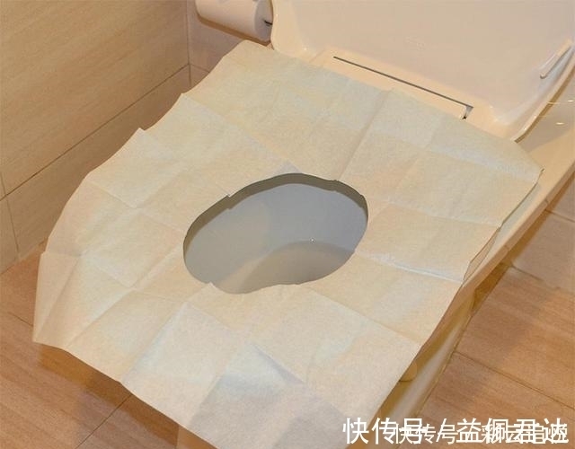 准妈妈们|孕晚期上厕所时,要牢记三件事,稍有不慎就会“威胁”到胎宝宝