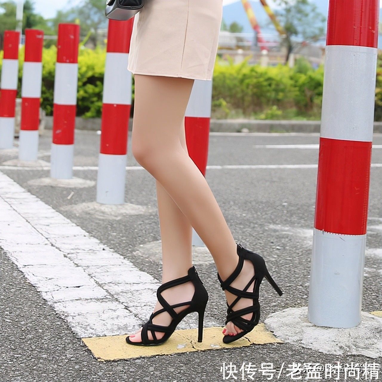 性感 女人穿连衣裙的时候,搭配第三款女鞋最美,你选对了吗