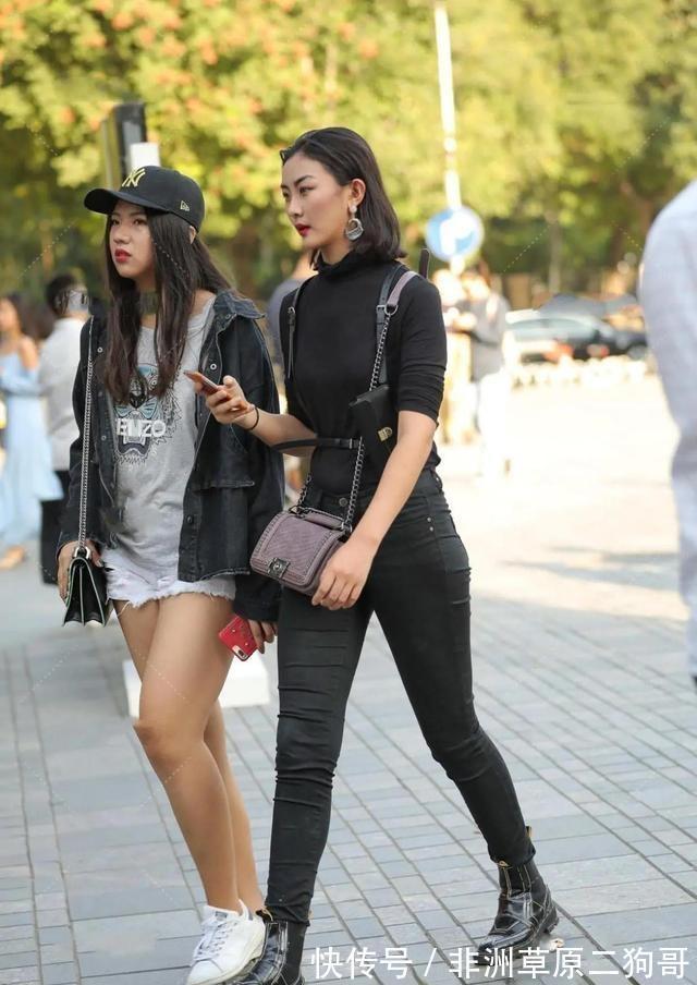 泡泡袖 俏皮美女搭配时尚的连衣裙,充满青春活力,更显质感