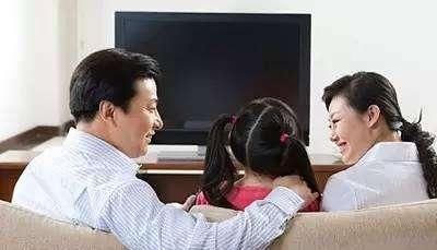 家长们|“妈妈,我想看电视”两位妈妈不同的回应,成就了两种不同人生